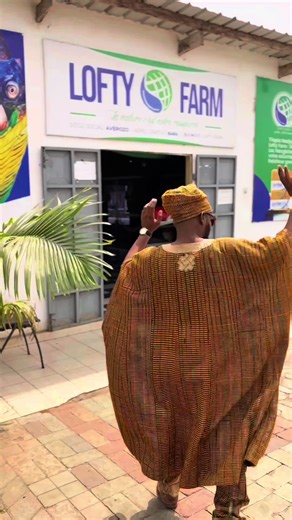 Quand on vient chez Lofty Farm, on ne repart pas seulement avec du bon tilapia… on repart aussi avec un service qui fait plaisir ! 😉🐟 @MA FAMILLE 228🇹🇬 #tiktoktogolais🇹🇬 #loftyfarm #togolais228🇹🇬 #Lomé #viral