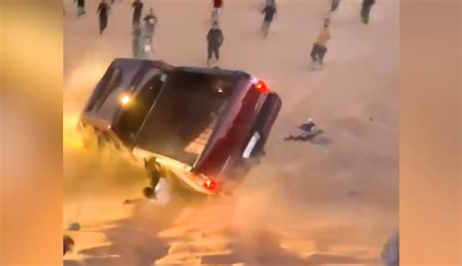 12 Drivers Survive Heartstopping Car Crashes