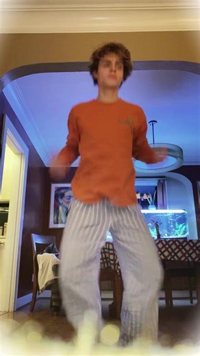 Jacob (@lunchbreak_jake)’s videos with ¿Dónde estás? - Duck Fizz