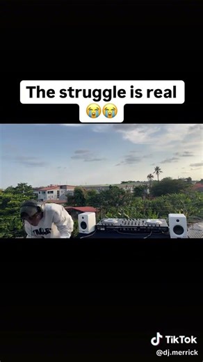 One Reason to buy a Laptop Stand as A DJ #dj #djgear