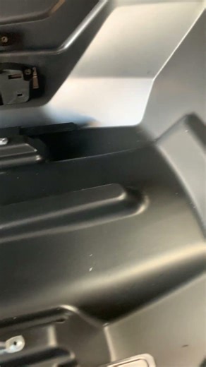 THULE Motion3 SPORT 内部