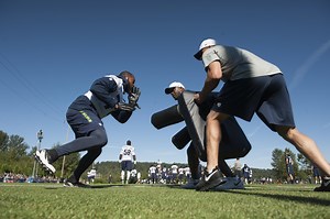 #SeahawksCamp Highlight: Defensive Line "Finish With A Rip"