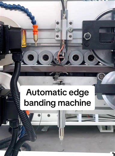 Automatic edge banding machine, the scraping effect is quite silky.#edgebandingmachinefactory #Woodworkingmachinery #automaticedgebandingmachine #edgebandingmachinemanufacturer #edgebandingmachine