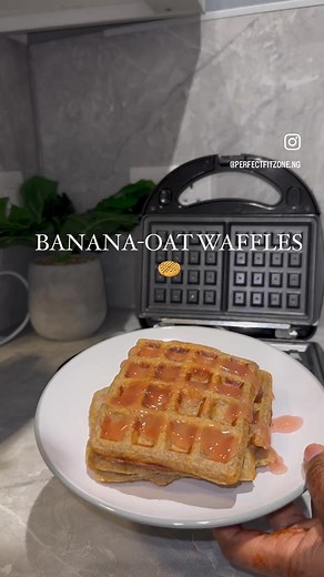 HEALTHY HIGH PROTEIN, LOW CALORIE WAFFLES HEALTHY BANANA-OAT WAFFLE RECIPE 🧇📌 Packed with all essential nutrients and yummy 😋 too. SERVINGS: 1 Waffle 🧇 = 132kcal 1 Waffle 🧇 = 5g Protein SERVING SIZE: BREAKFAST = 3-5 Waffles 🧇 depending on your goals and body requirements. SNACKS: 1-2 Waffles 🧇. Please like,share you thoughts on this, save video, try and thank me later 😉 Follow @perfectfitzone.ng for more healthy recipes and tip with regards to WeightLoss, weight maintenance and weight ga