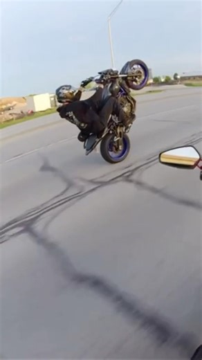 Day 3 on the FZ and its finally starting to click #fz07 #yamaha #wheelie #stuntriding