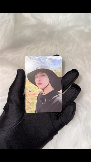 you're turning heads when you walk through that doooo-ooo-oorrrr! 🎶🎤 #jungkookie #jungkook #bts