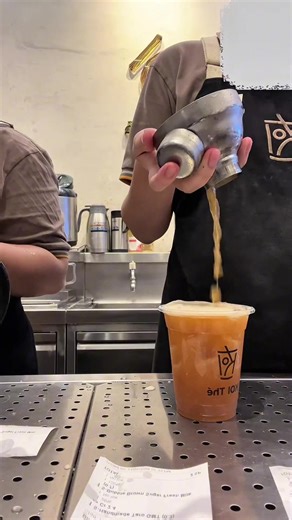 Dive into the Shake Shake Shake Dance Trend