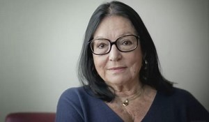 EN ARANJUEZ CON MI AMOR - Nana Mouskouri - LETRAS.COM