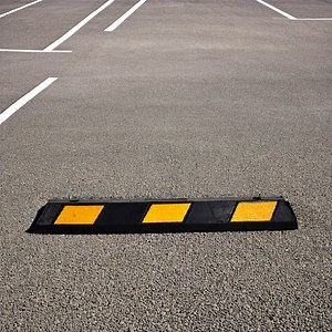 [Hot Item] 1.65m Rubber Parking Garage Reflective Wheel Stopper