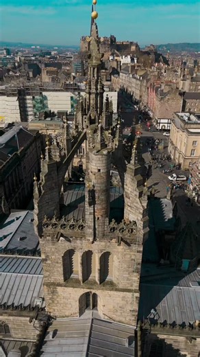66 reactions | Flying over Royal Mile in Edinburgh with beautiful view on Edinburgh Castle #edinburgh #scotland #dronephotography #visitscotland #historicscotland #royalmile #dronelife #droneoftheday #edinburghcity | Adrian K. | Facebook