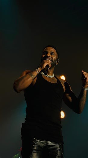 Kompa session sur le titre « Ayo Girl » en mémoire à la légende haïtienne @mikaben509, au concert événement de @jasonderulo au @zenith_paris 💃🏽🔥🕺🏽😭 #trace #jasonderulo #paris #lestwins #nuking #nukingworldtour #zenithdeparis | TRACE France