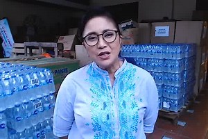 "Hindi natin dapat minamasama 'yung mga reports na 'to." Ito ang pakiusap ni Vice President Leni Robredo sa mga ahensiya ng gobyerno na nasita ng Commission on Audit dahil sa mga problema o kakulangan ng dokumento sa kanilang mga transaksyon. Dagdag pa ng bise, nagbibigay oportunidad pa ito sa mga government agencies na sumagot at magpaliwanag para masiguro sa taumbayan na napupunta sa tama at walang nananakaw sa pondo ng bayan. (Video courtesy: VP Leni Robredo/FB page) FULL STORY: https://news.