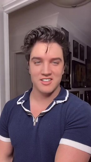 Did I open the wrong door? #elvispresley #comedy #elvis #foryou #fyp #flirt #trend