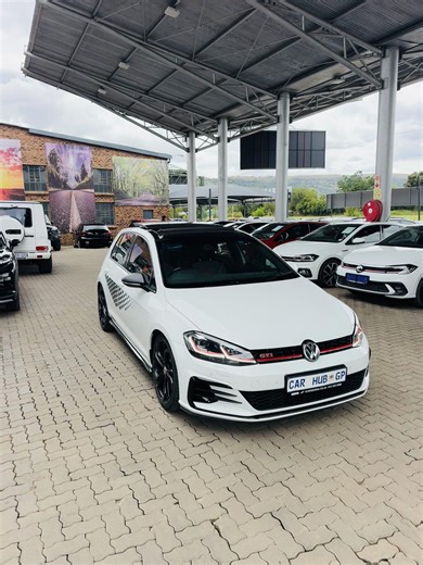 Red vs. White VW Golf GTI TCR: Which is Best?