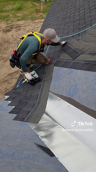 Satisfying Roofing Valley Construction with Fastest Roofer ASMR