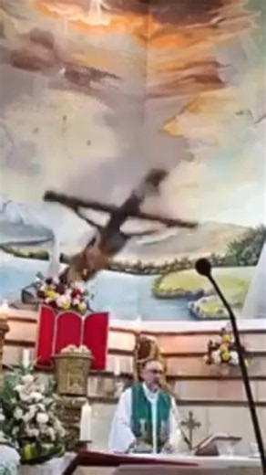 Priest killed when cross falls during Mass in Ecuador church | JFeed