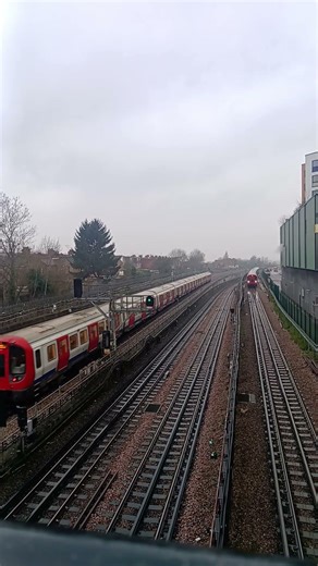 Metropolitan Line London Underground Train arriving & departing Harrow on the Hill 19/1/26