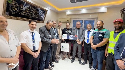 كل يوم نقترب أكثر من تحقيق رؤيتنا باش نوصلوا تكنولوجيا الألياف البصرية لكامل مناطق الوطن. بفضل جهود فرقنا الميدانية و التقنية، تتوسع تغطية الألياف البصرية حتى المنازل (FTTH) لتشمل المزيد من الأحياء والمناطق عبر الوطن. اليوم، يسر اتصالات الجزائر الإعلان عن بلوغ عتبة 2.7 مليون مشترك موصول بخدمة الألياف البصرية Idoom Fibre ! كل يوم… نربط أكثر، نقرّب أكثر، ونبني معا المستقبل الرقمي لوطننا. #اتصالات_الجزائر #دائما_أقرب #الألياف_البصرية | Algérie Télécom - إتصالات الجزائر