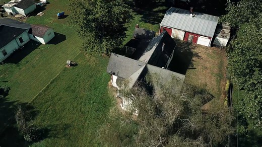 Former Owner of Willows Weep House Had Nightmares of Demon Dragging Her Husband Off Willows Weep | A True Haunted House in the Heartland of America The History Channel show 'The UnXplained' called Willows Weep the Most EVIL House in America in it's very first show. Go Watch the Entire Documentary at: https://www.scarenetwork.tv/details/5/1/false #willowsweep #evilhouse #hauntedhouse #mostevilhouseinamerica #scary | ScareNetwork.tv