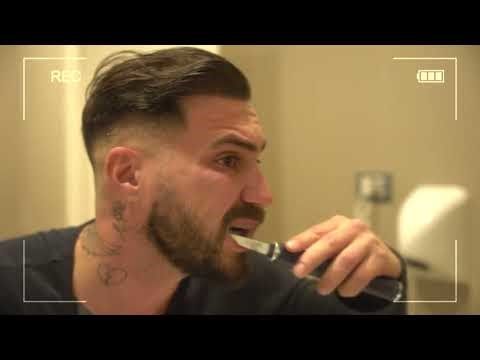 Rutina e Richardit / Ja çfarë bën ai para se të flejë gjumë - Për'puthen Prapaskena