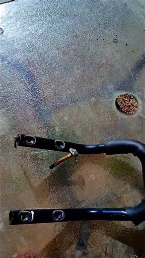 rocking metal thing on glass table sound effect