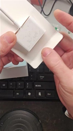 Lightning to HDMI + Lightning charging adapter