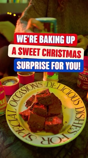 Pyrex® UK on Instagram: "From brownies to dreamy desserts… Pyrex® & Carnation open up endless recipe ideas. A chance to win is coming soon 👀 Until then… let’s bake something delicious together. White Chocolate Chunk Brownies — Recipe below 👇 Ingredients: • 450g Carnation Original Drizzle Sauce • 5 tbsp vegetable oil • 100g self-raising flour • 150g light brown soft sugar • 200g dark chocolate (70%), chopped • 100g white chocolate chunks or chips • 2 eggs Instructions: Preheat oven to 180°C (or