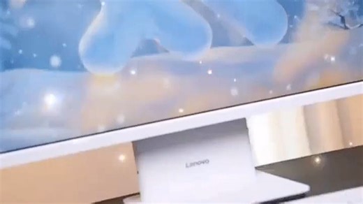 联想新款ThinkCentre系列一体机，办公学习高效便捷，稳定性能搭配时尚设计，客厅书房都能轻松融入，使用体验出色。