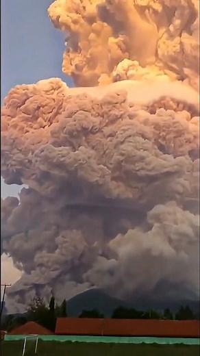 This is what a large volcanic eruption looks like up close.