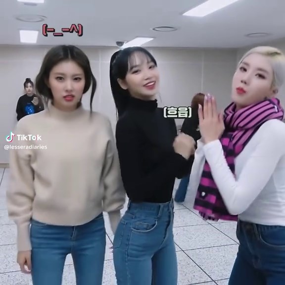 Izone Chaewon: Nostalgic Dance Moments