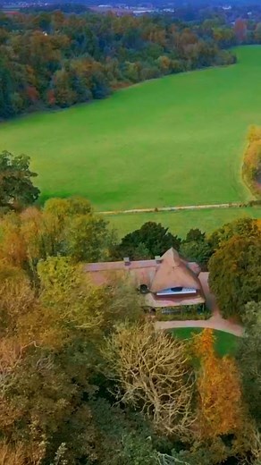 Follow the Butler Trail along the Coronation Walk, a trail that seamlessly blends history and natural beauty. 🏰 Starting at the majestic Cahir Castle, one of Ireland's largest and best-preserved castles, this walk takes you along the tranquil banks of the River Suir. 🥾 The 4km gentle walk is surrounded by native woodland and when you reach the fairy-tale setting of Swiss Cottage, a beautifully preserved example of a "cottage orné", you will get a glimpse into the romanticism of the early 19th 