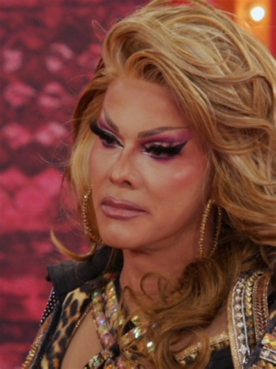 Scratch my back and I'll scratch yours? 😏🤝 Snatch up a first lewk at Friday's all-new #AllStars11 on the #DragRace YouTube channel! 💟