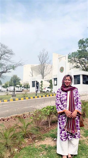Nadia Khattak with Imran khan bushra imran sisters of Imran khan at Supreme court for imran khan cases & Rightful & Lawful protest / imran khan treatment of Eye / free Imran khan Bushra Imran #pti #imrankhan #Pakistan