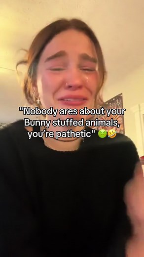 The best bunny stuffed animal that will never let you down and will help you get through a tough time 🥹 #bunny #bunnylove #breathingteddy #stuffedanimals #plushtoys #teddy #schlummerotter #breathingotter #cuteanimals #sleepproblems This bunny stuffed animal simulates breathing, complete with breathing sounds and lullaby music. It is very relaxing and perfect for better sleep, anxiety, insomnia, or as a gift for your daughter or girlfriend.