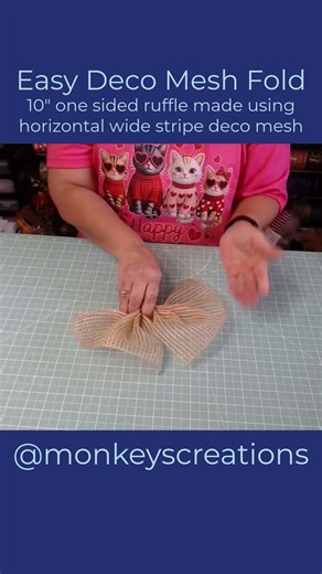 Easy Eye Catching Deco Mesh Fold #decomesh #protips #wreath