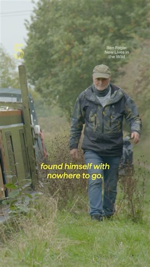 WARNING: Some the following video features distressing themes Dave escaped to the canals after heartbreak, building a new life off-grid. Ben hears how his narrowboat journey began and has guided him through the grief of losing wife, Sue 😔 | Channel 5