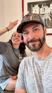 What's better than roses on a piano #meettheharrisons #theharrisons #fblifestyle | Michael Harrison