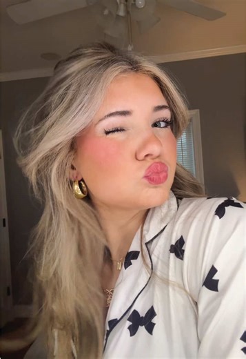 Easy Quick Makeup Tutorial for Blonde Hair