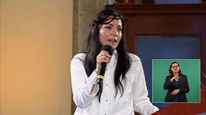 Ella es Ana Elizabeth García, la presentadora de la sección ¿Quién es quién en las mentiras de la semana?