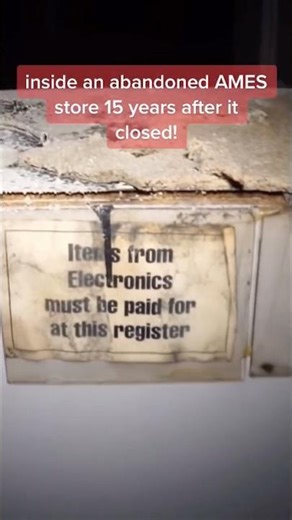 Inside a Creepy Abandoned Ames Store!!!