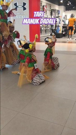 KELASSS! PESERTA TARI MANUK DADALI POSE KEMENANGAN #dance #indonesia