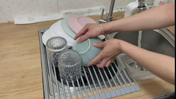 MERRYBOX Roll Up Over The Sink Dish Drying Rack Silicone Wrapped Foldable, Heat-Resistant, Anti-Slip Sink Rack Multipurpose Dish Drainer for Kitchen Sink Counter - Grey, 17.5" x 11"