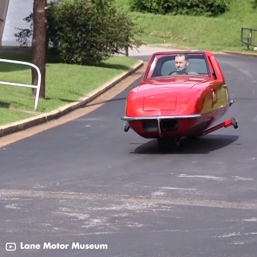 This 1960s two-wheeled vehicle can balance itself. Check out the Gyro-X-1967 from Lane Motor Museum. | GIGadgets