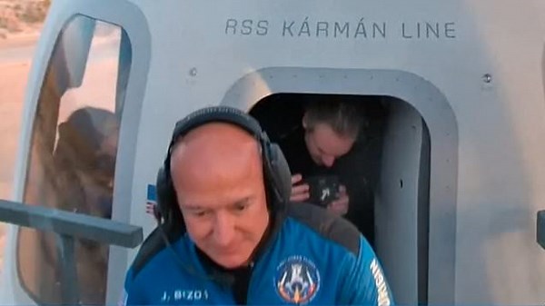 Jeff Bezos gives speech to Katy Perry and Blue Origin crew ahead of spaceflight launch