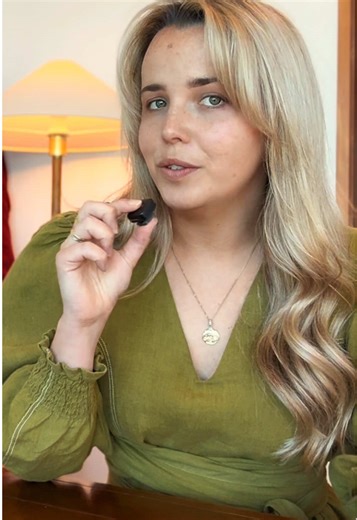 This one is subtle but makes a huge difference… Secret #3 (check my page for 1&2) Don’t use the same hem on all your fabric types!! Oh the difference a good hem makes to the finish look of your outfit 🫣 Different hems ABSOlutely suit different fabric weights. Have a look at the below and make sure in your next sewing project swap out the hem for the technique that most suits that fabric… save for when you next go to sew a hem x ✨Lightweight fabric ✨ (silk, cupro, chiffon etc) should have a smal