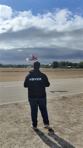 We dare you! Land an Eclipson model within half a meter and win two Eclipson models for free! Disclaimer: it must be a landing, not a crash 😬. Choosing the right model is crucial. We recommend three Eclipson models capable of performing this maneuver: -Dual Acro By far the easiest option. Its large size and twin-engine configuration make it extremely stable during hovering and high-alpha maneuvers. It has no tip-stall tendency, and the separate flaps provide excellent control. -Pitts S12 When e