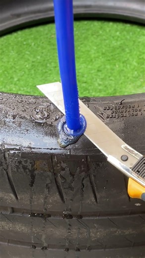 How to restore a tire using hot glue and be amazed #AmericanDIY #SmartSolution #QuickFix