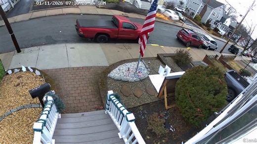 Wild video shows the moment car loses control, hits homes in Everett