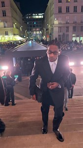 @TravisScott ! @KaiCenat ! @EdWestwick ! Les célérités sont venus nombreuses pour assister au dernier défilé de Véronique Nichanian pour la maison @Hermes après 38 ans à la tête des creations homme. #pfw | Vogue France