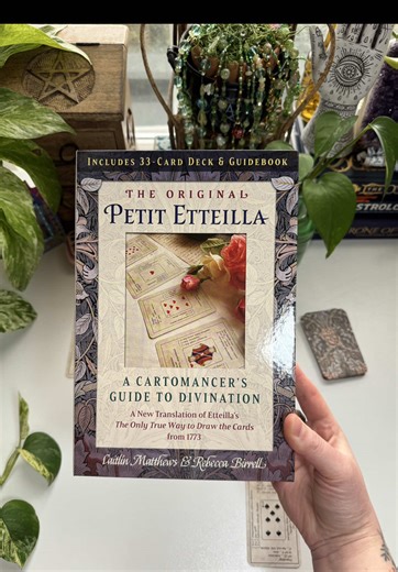 Exploring the Petit Etteilla Cartomancy System